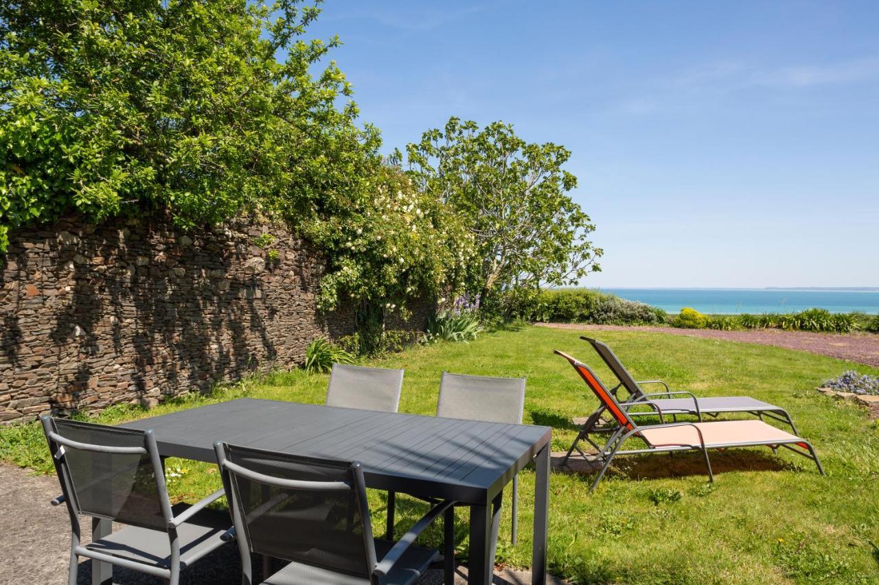 La Metairie-Du-Vauhariot - Vue Mer Et Mont Saint Michel - Piscine Chauffee - Acces Gr34 Cancale Luaran gambar